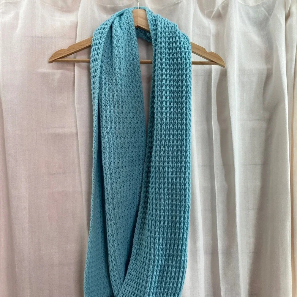 Chunky Knit Infinity Scarf Light Blue Waffle Weave Loop Neck‎ Warmer